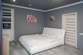 Cozy apartment in a new building close to the downtown